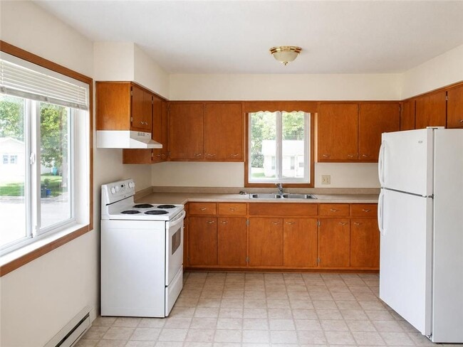 Photo - 313 5th St S