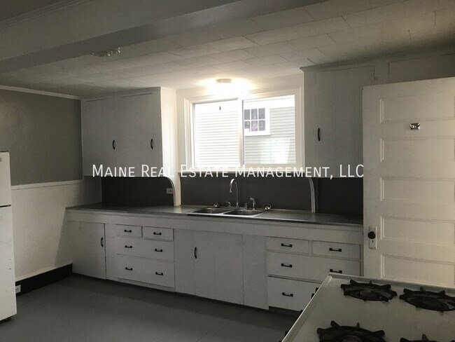 Photo - 198 Center St Unit 2