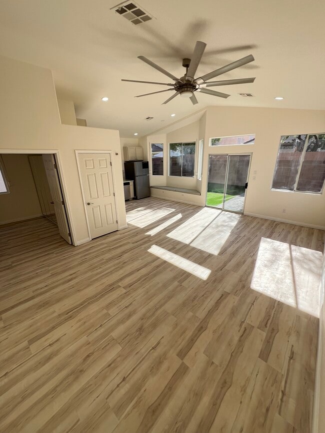 Photo - 2493 W Richmar Ave