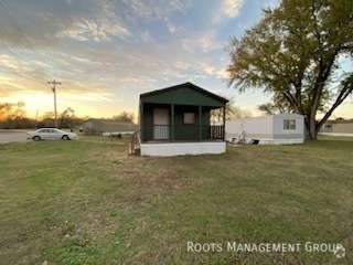 Building Photo - Home Available to Lease or Purchase - Appl...