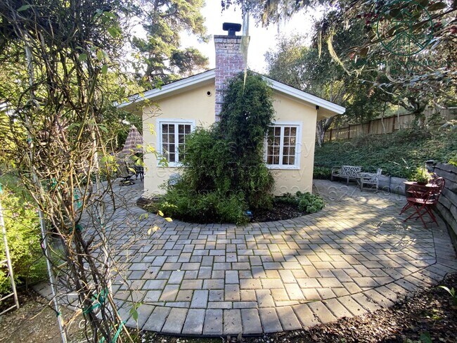 Photo - Adorable, Private Cottage in Jack's Peak