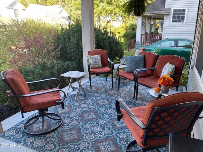 Photo - 8 Furlong St