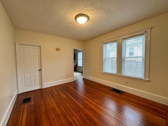Photo - 907 Gay St
