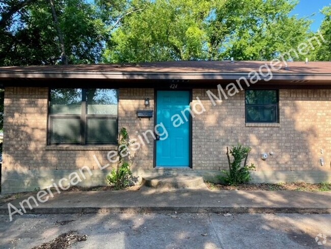 Building Photo - **COMING SOON**  Charming 2-Bedroom 1-Bath... Rental