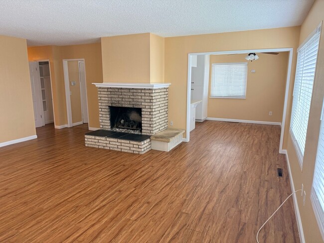 Photo - 5847-5849 Mildred St Unidad 5849
