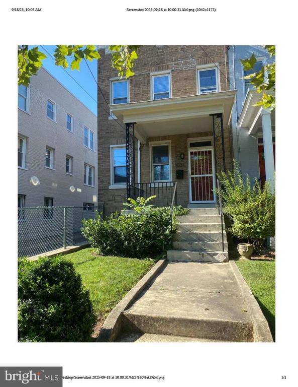 Building Photo - 1031 Girard St NE Rental