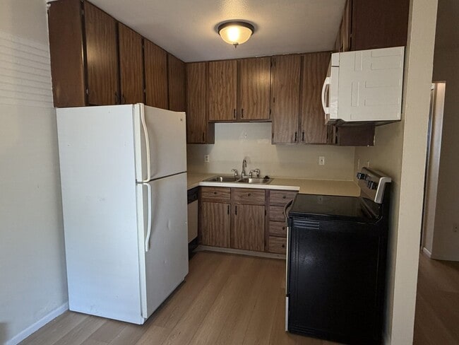Photo - 1209 W Plum St