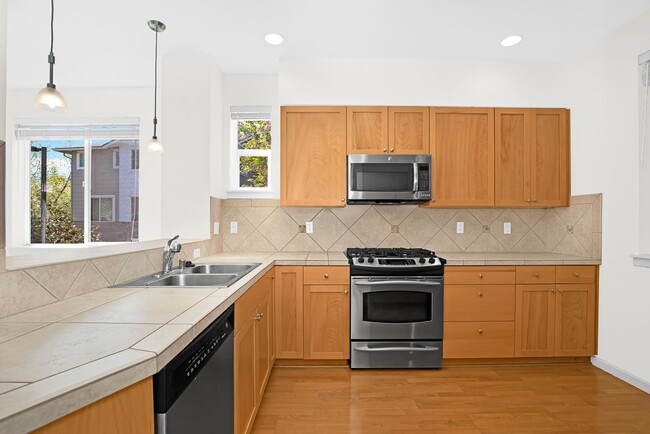 Photo - Kirkland Rose Hill - 2 Bedroom Plus Office & Bonus Room & Garage