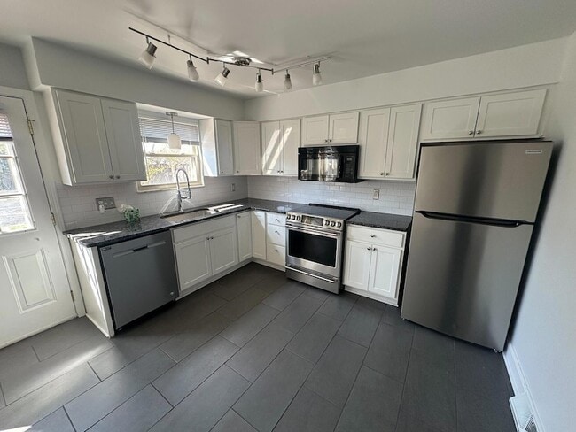 Photo - 4865 Dierker Rd