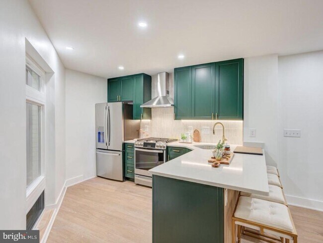 Photo - 437 Memphis St