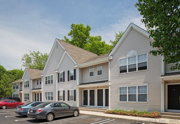 Photo - 253 W River St