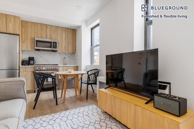 Photo - 138 E 38th St Unidad FL12-ID2113