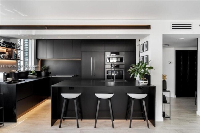 Building Photo - 650 West Ave Unit 712