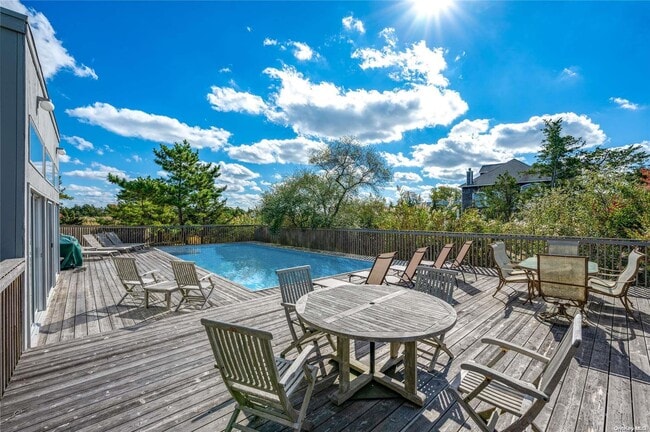 Photo - 3 Meadow Way