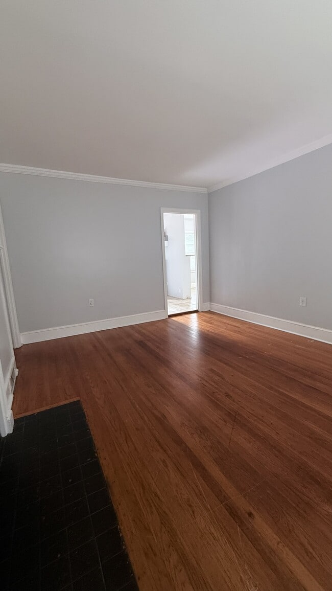 1761 John Calvin Ave Unidad 1