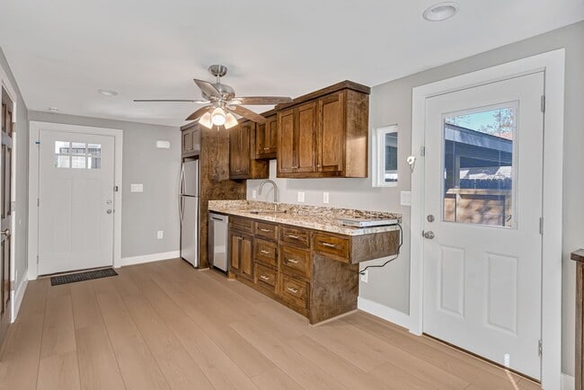 Photo - 430 N Hutcheson St Unit B