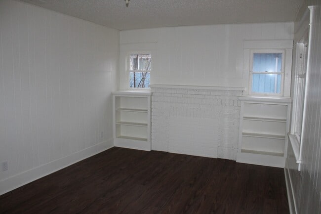 Photo - 1835 Melrose St