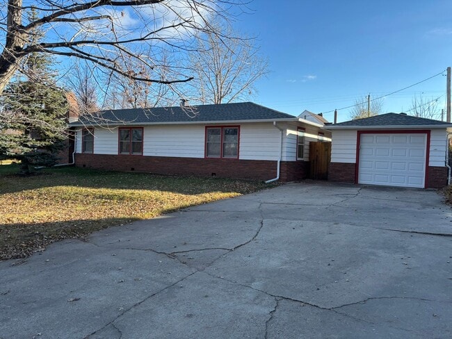 Photo - 3 BED | 1.5 BATH | SPACIOUS HOME | CENTRAL