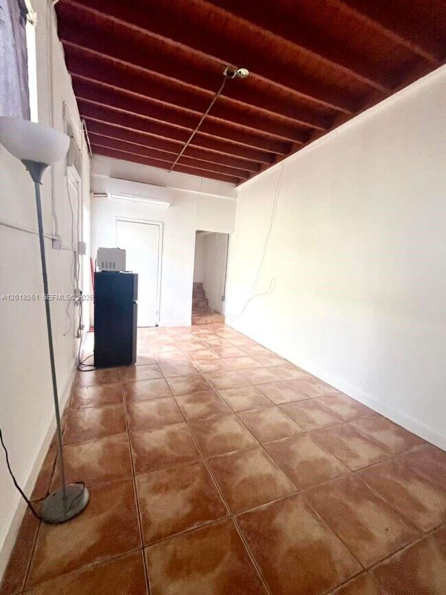 1875 NE 177th St Unidad 0
