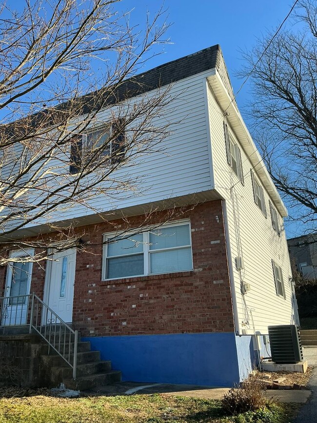 Photo - 604 Erford Rd