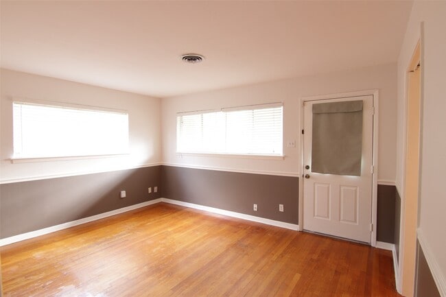 Photo - 7030 Sharpview Dr