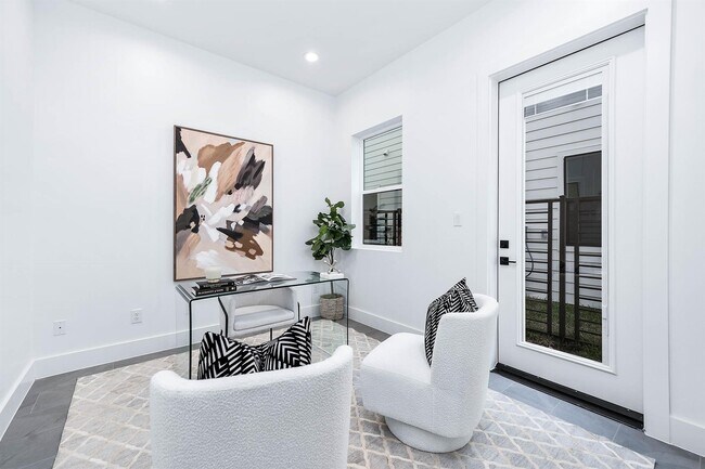 Photo - 3805 Coyle St