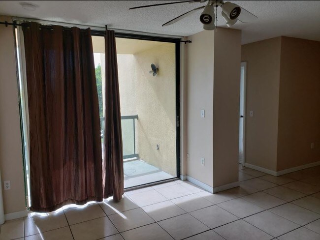 Photo - 11750 SW 18th St Unit 403