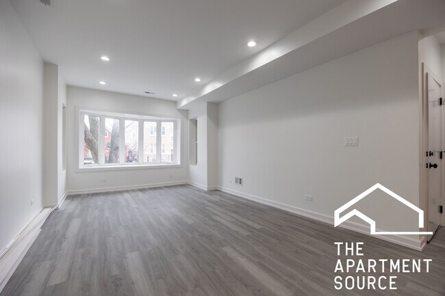 Photo - 1014 N Hamlin Ave Unit 1