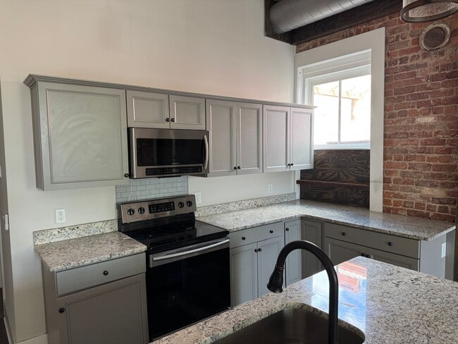 Photo - 127-127 W Solomon St Unit 125-A W Solomon St