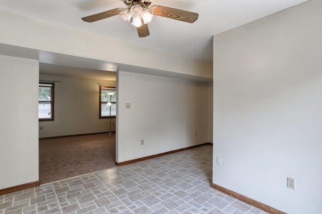 Photo - 32 Forest Cir