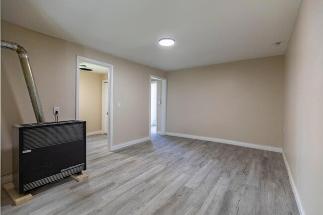 Photo - 2604 Schrage Ave