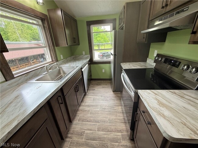 Photo - 9658 Fairmount Rd