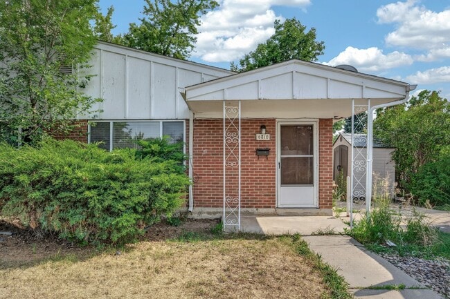 Building Photo - Cozy 2 bedroom duplex