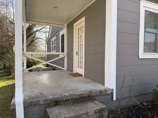 Photo - 822 Radford Pl