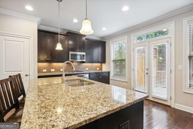 Photo - 1056 Township Square