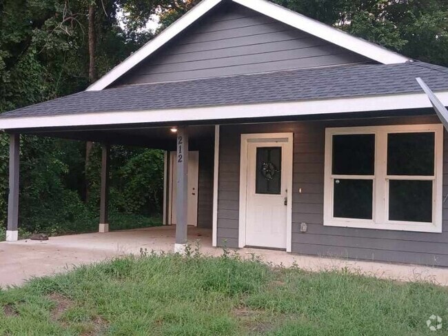 Building Photo - 212 Waurika Rental