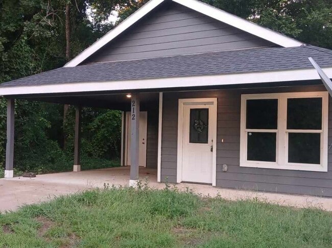 Building Photo - 212 Waurika Rental