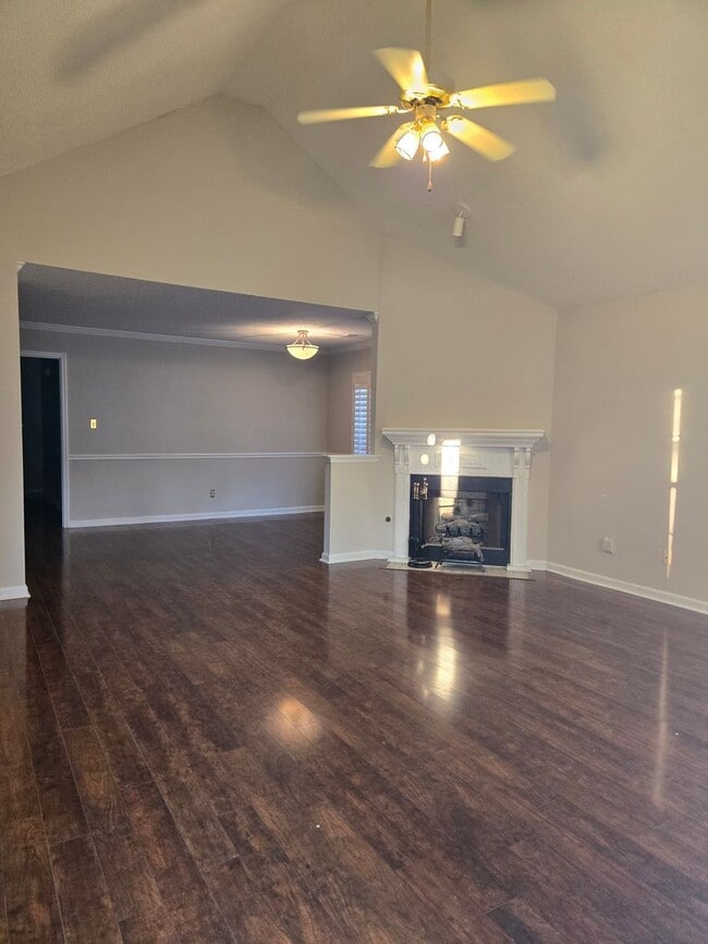 Photo - Impeccable Home in Gorgeous Neighborhood