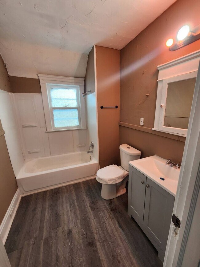 Photo - 4291 E 114th St Unidad 2