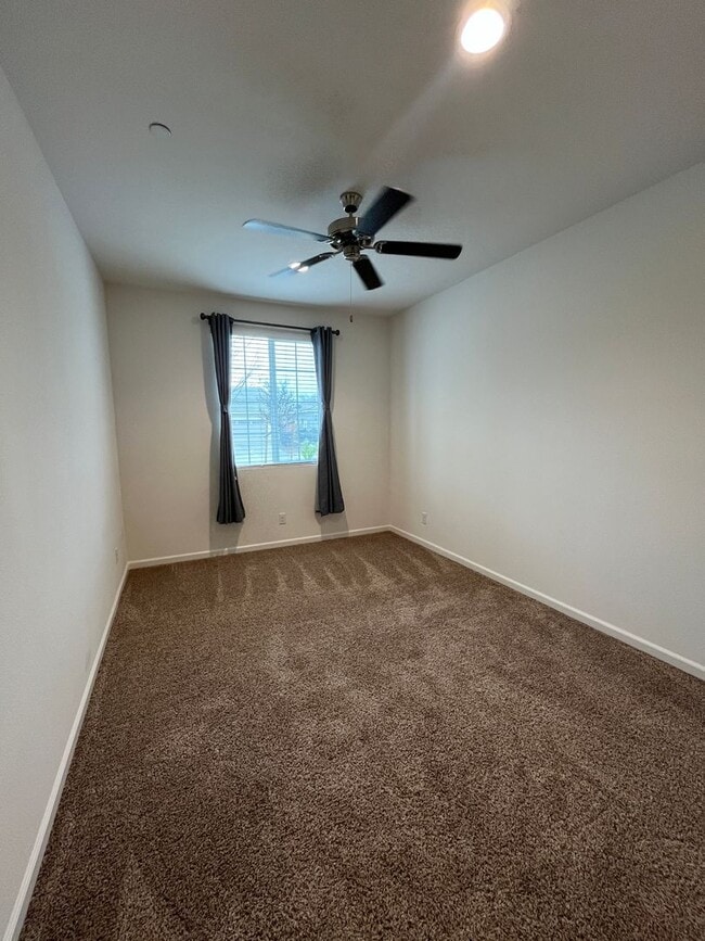 Photo - 4 Bedroom home! Coming soon NW Visalia!