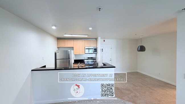 Photo - Remodled 1 bedroom 1 bath condo includes washer & dryer, water/garbage/parking! Unidad 4310