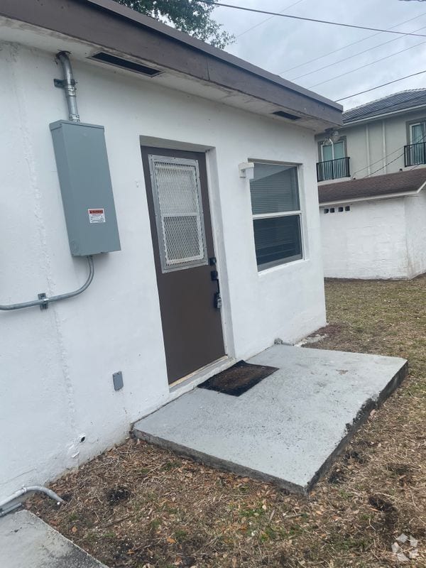 Building Photo - 809 NW 15th Ter Rental