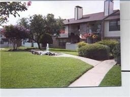 Primary Photo - Parkway Lane Condominiums