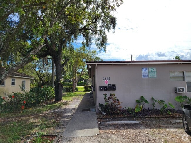 Building Photo - 2746 NW 6th Ct Unit 3 Rental