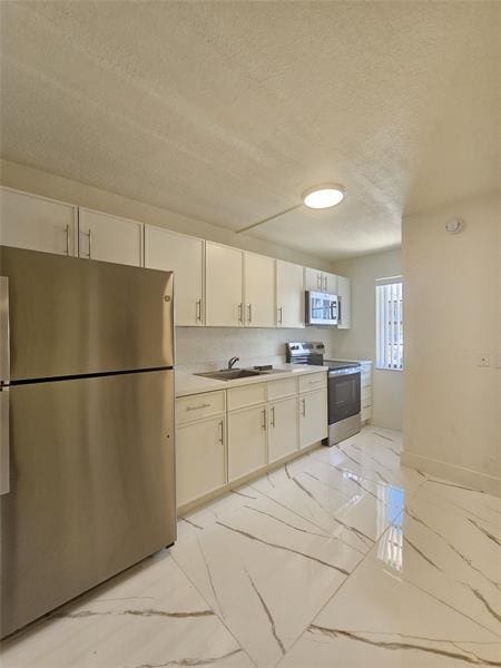 Building Photo - 1041 SE Monterey Rd Unit 2-10 Rental