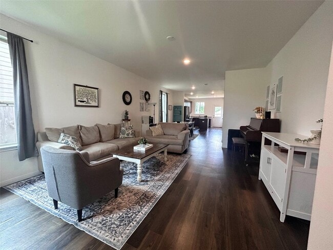 Photo - 118 Ashwood Glade Dr