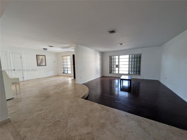 Photo - 1900 NE 186th Dr