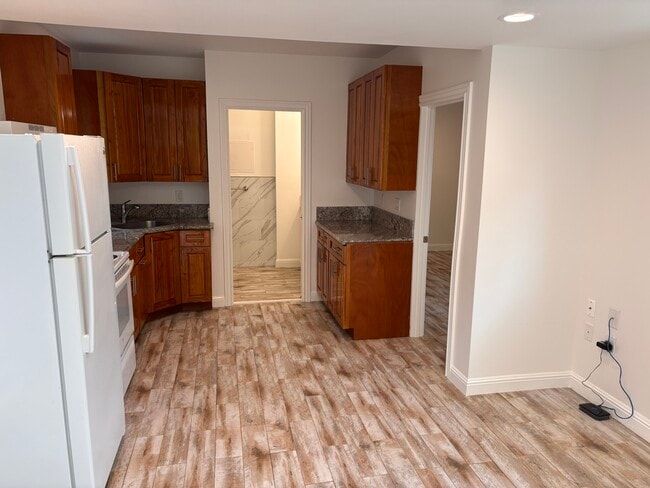 Kitchen 2 - 3658 Woodlawn Dr