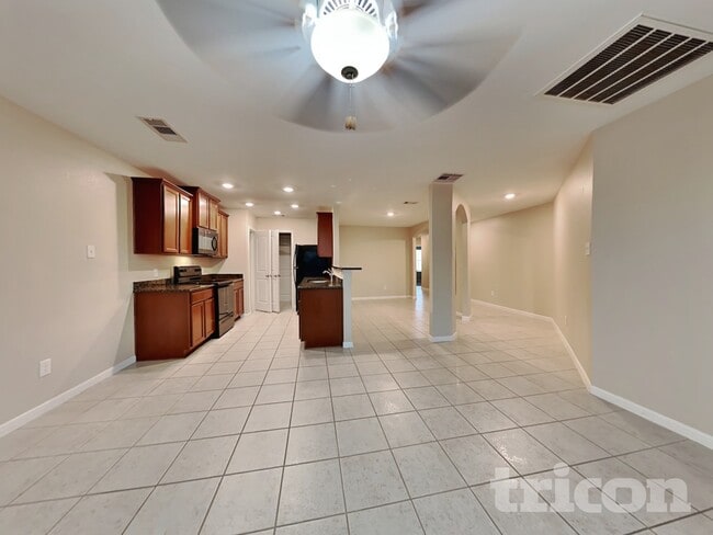 Photo - 804 Painted Bison Dr