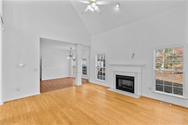 Photo - 111 Bellewood Ct